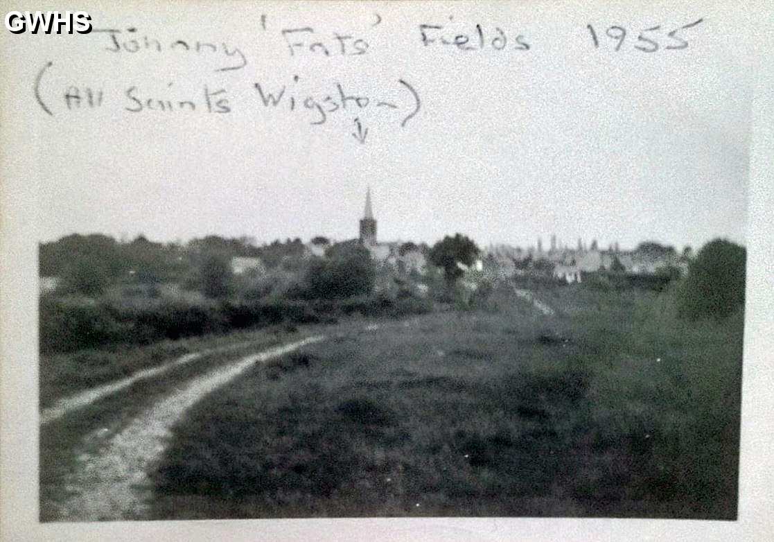 34-777 Fields at the back of All Saints Church Wigston Magna known as Johnny Fats 1955