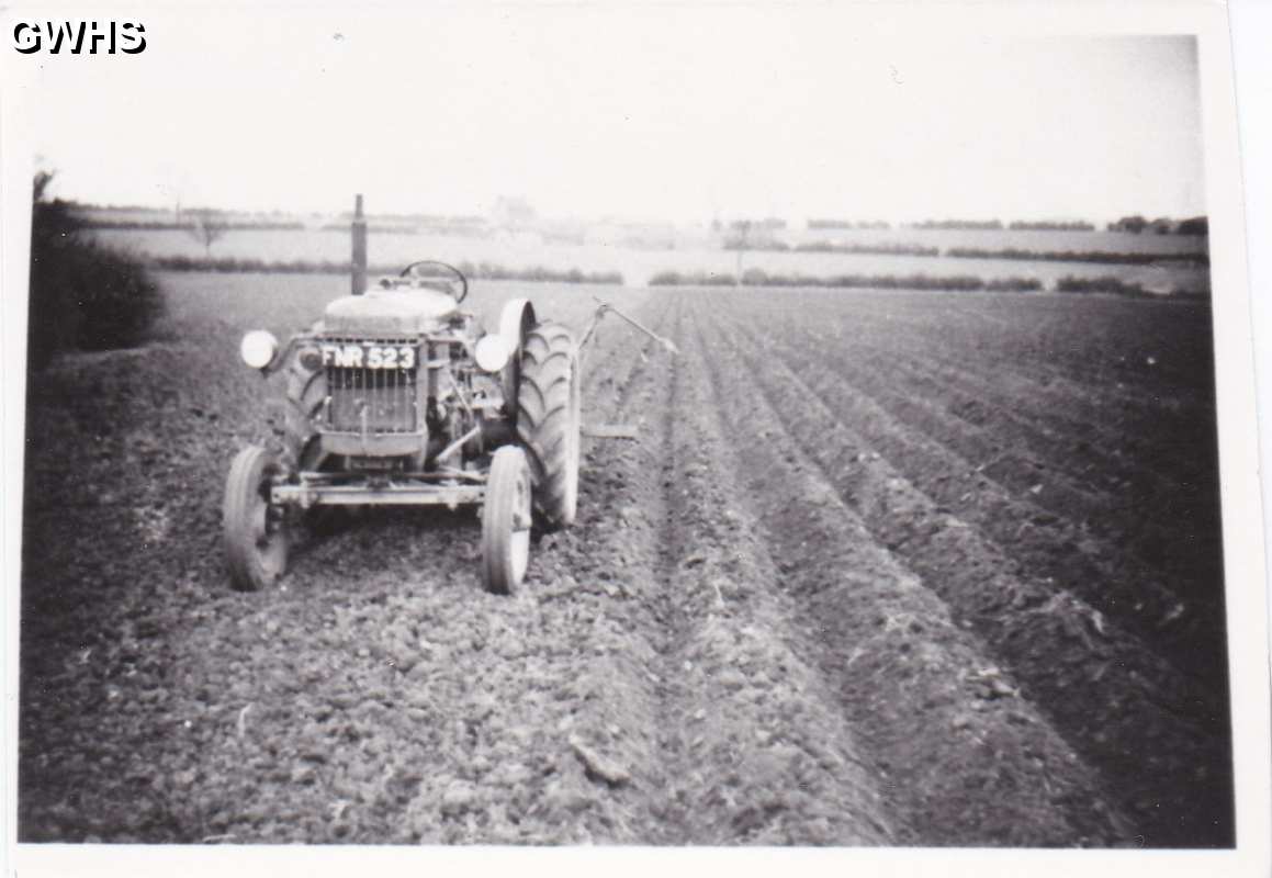 6-29 Straight Furrows on farm in Wigston Magna