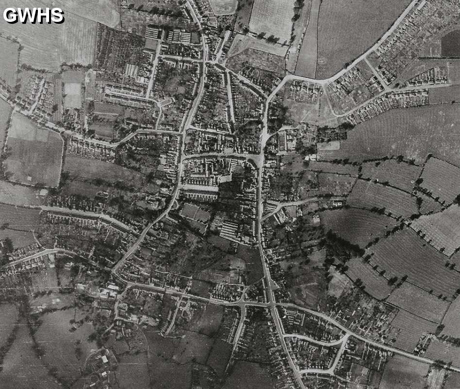 25-042 Aerial photograph of Wigston Magna 1945