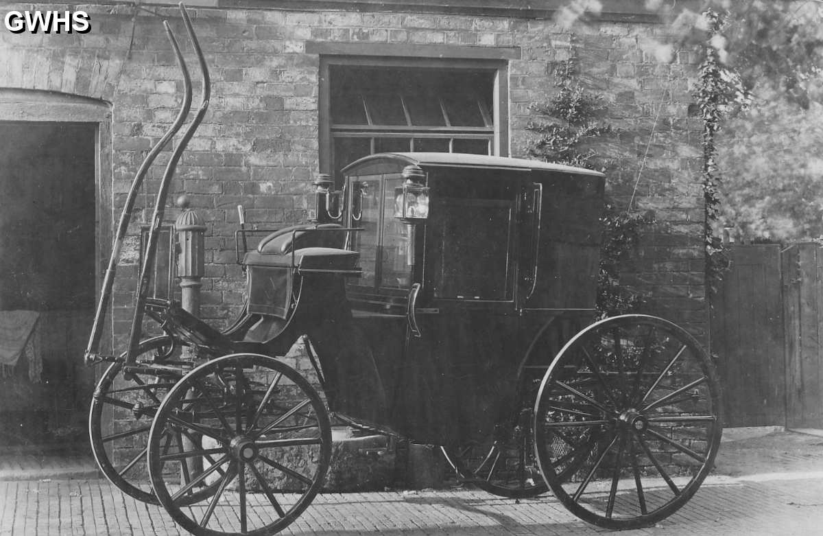 30-225a Dr Barnley's Coach used to visit patients Wigston Magna