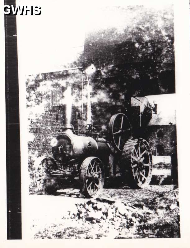 7-145 Site was next door to 'manor' house -Dr Longford- Steam threshing engine entering cook's farm yard in Long Street Wigston Magna
