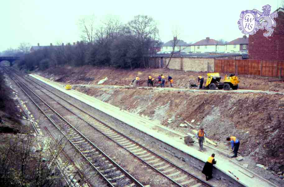 28-029 Construction of south Wigston station - January 1986  (J.BurfordJDS Collection)